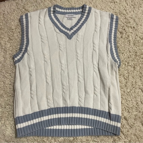 Urban Outfitters Jackets & Blazers - Urban Outfitters Sweater vest XL